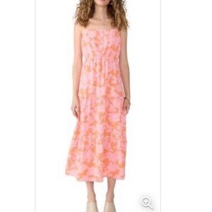 Beautiful summer dress- perfect for a summer date night!